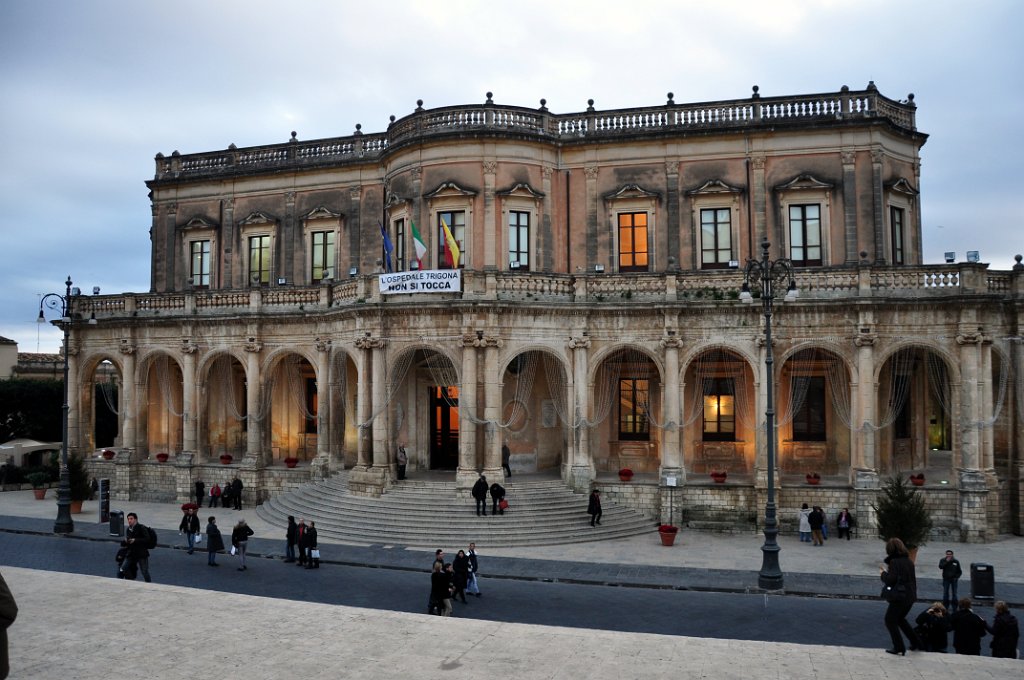 Noto - palazzo Landolina.JPG